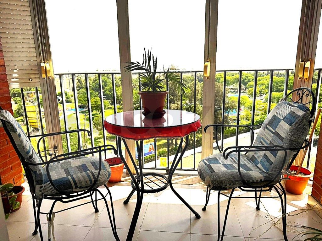 Piso en venta en Avenida Deporte El, 19, Colores -  Entreparques, Este - Alcosa- Torreblanca,  Sevilla Capital