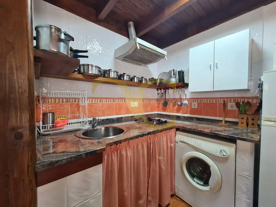 Cuina de Casa o xalet en venda en Peñamellera Alta amb Calefacció, Jardí privat i Terrassa