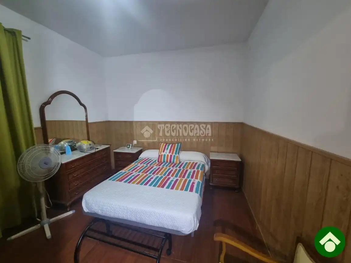 Habitación de Casa adosada en venta en Santa Fe con Trastero