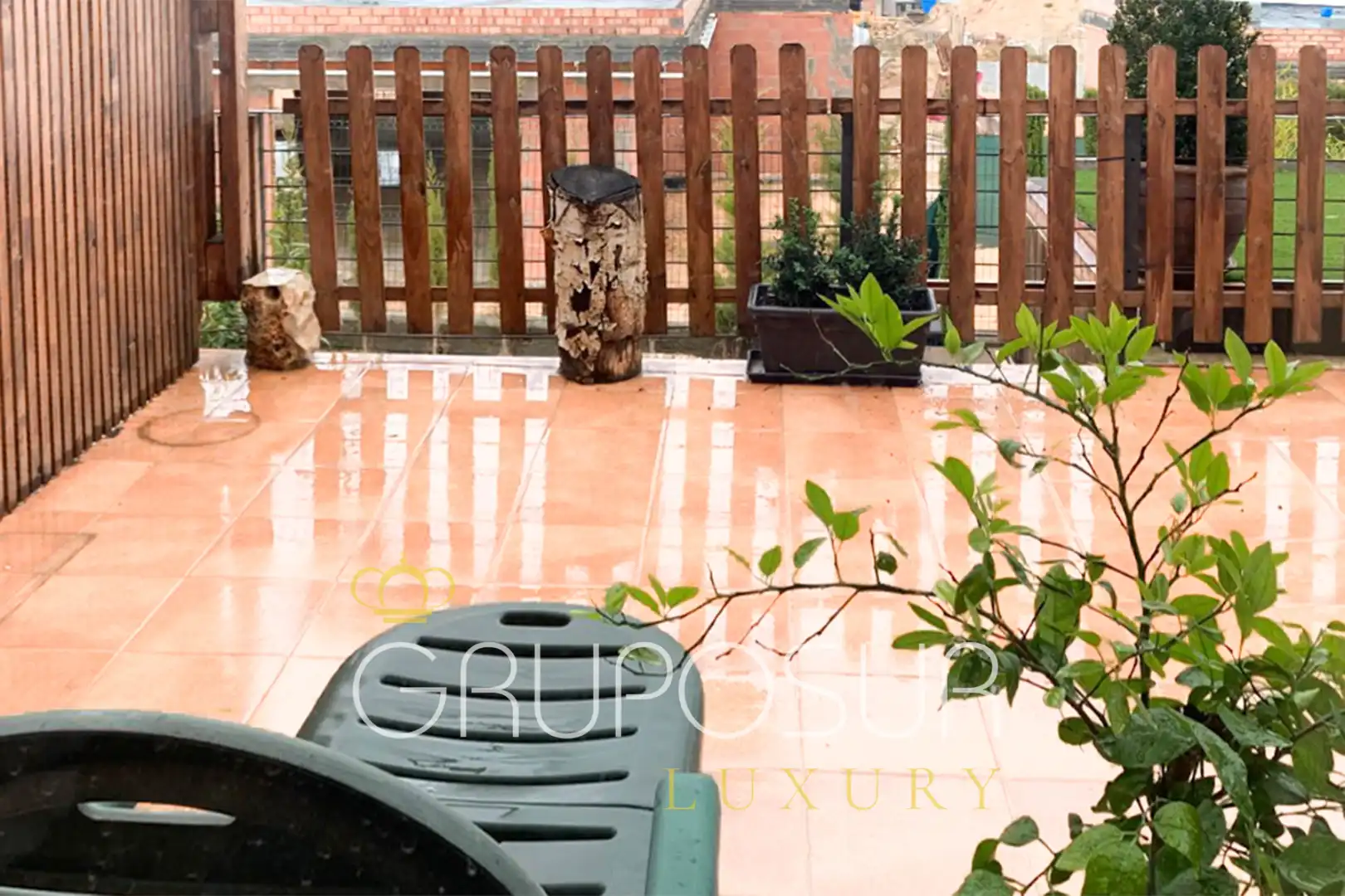 Terrasse von Einfamilien-Reihenhaus zum Verkauf in Valladolid mit Klimaanlage, Heizung und Terrasse