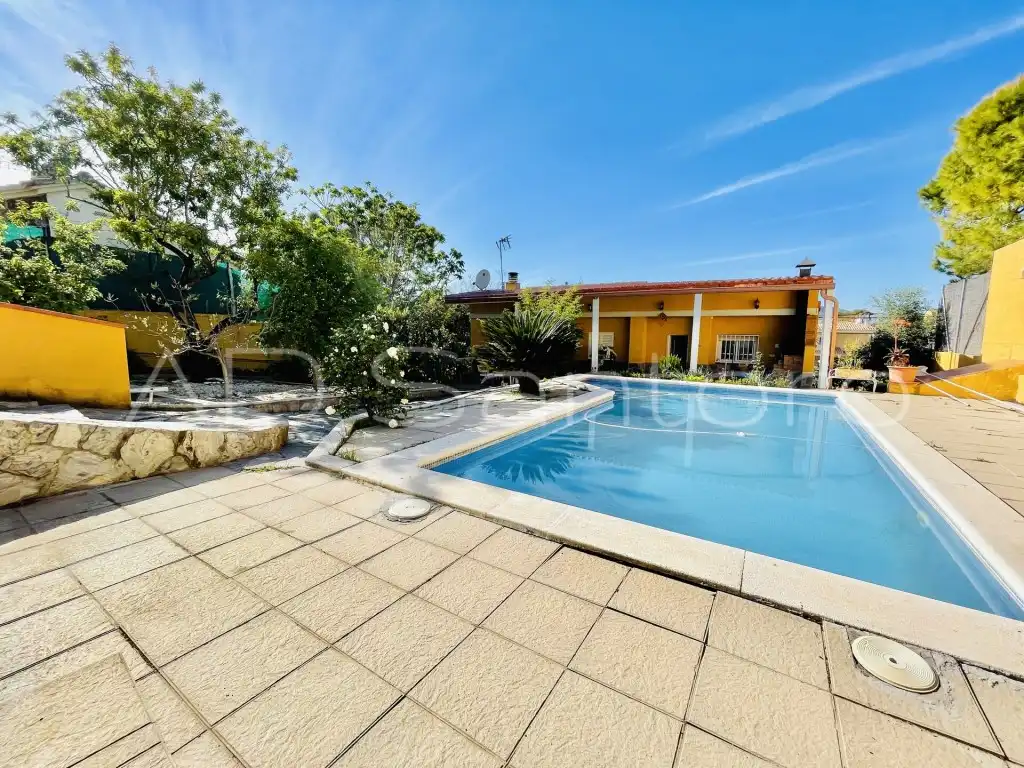 Exterior view of Houses for sale in Sant Pere de Ribes  with Private garden, Terrace and Swimming Pool