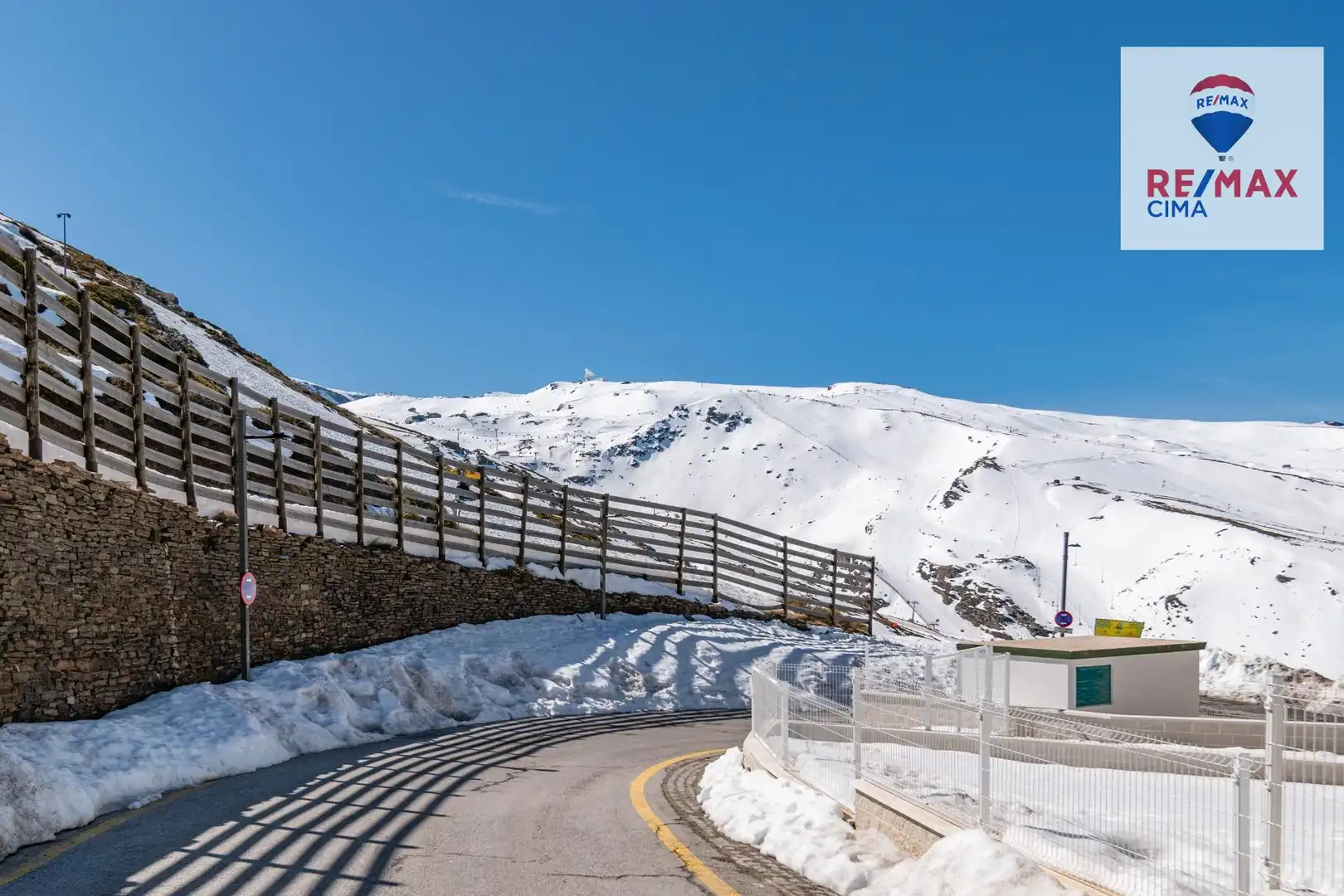 Vista exterior de Estudio en venta en Sierra Nevada con Calefacción y Terraza