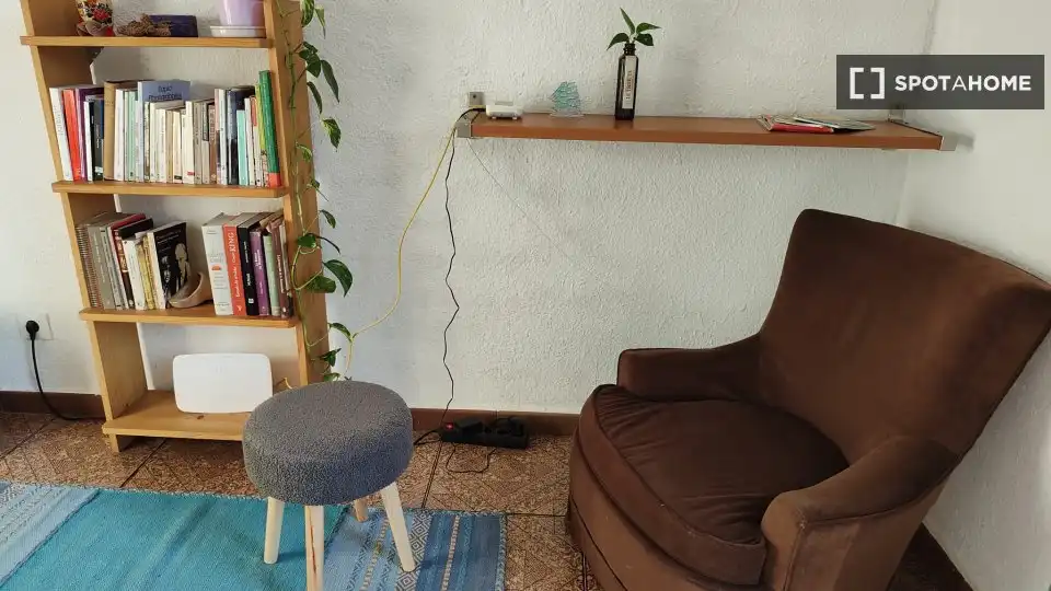 Sala de estar de Piso para compartir en Sant Cugat del Vallès con Aire acondicionado, Calefacción y Amueblado
