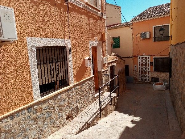 Casa adosada en venda a San Blas, Hellín