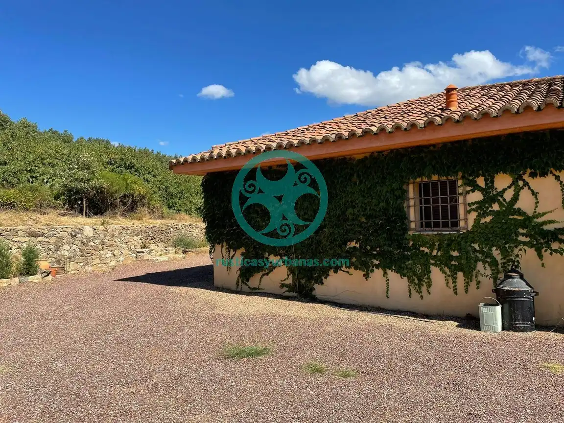 Vista exterior de Casa o chalet en venta en Jaraíz de la Vera