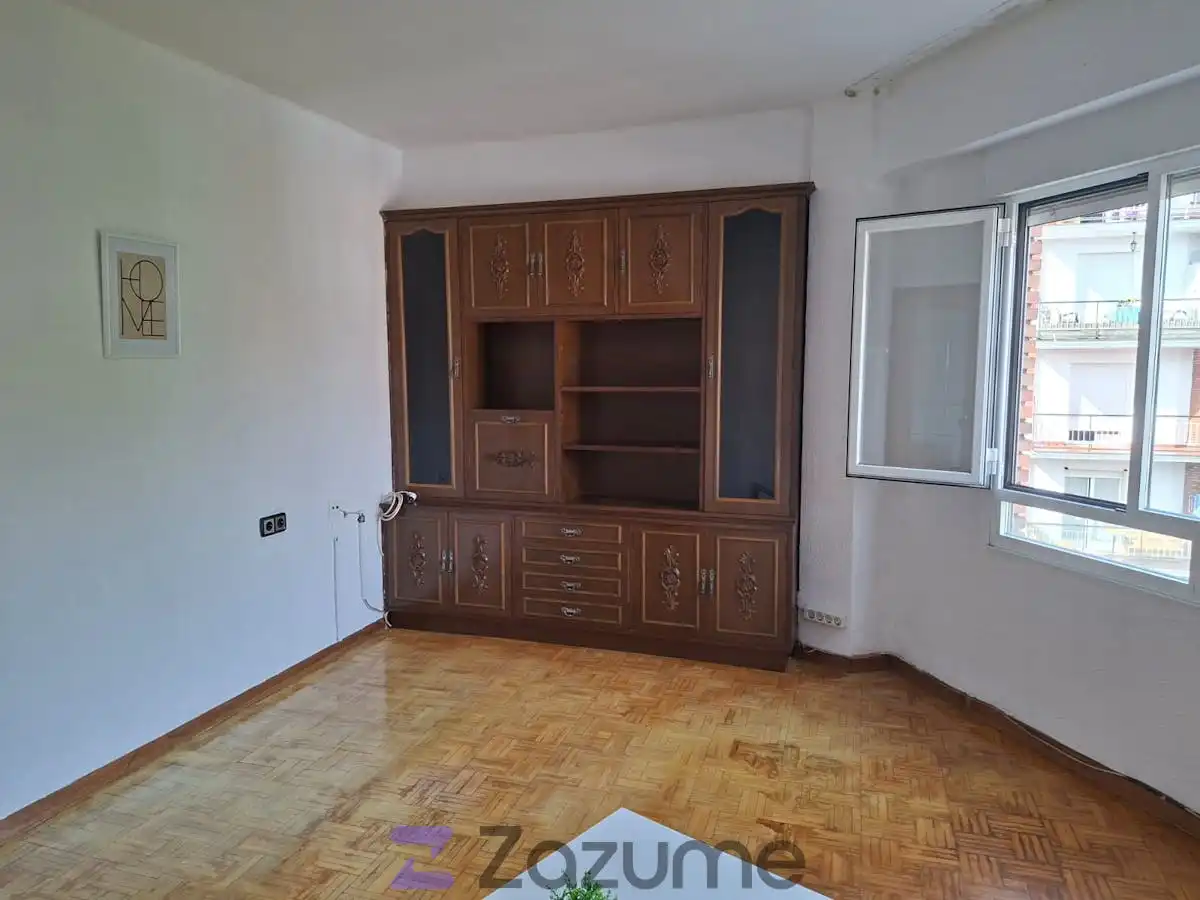 Living room of Flat for rent in Ponferrada  with Heating, Parquet flooring and Furnished