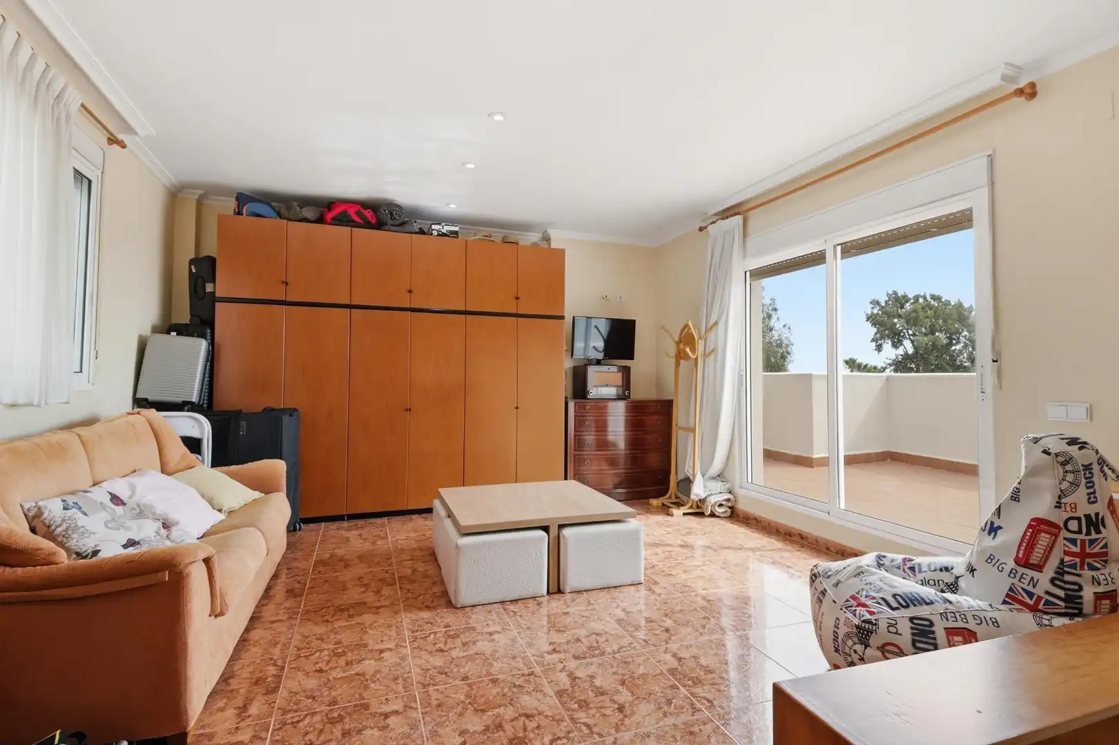 Sala de estar de Casa o chalet en venta en Torrent con Aire acondicionado, Calefacción y Jardín privado