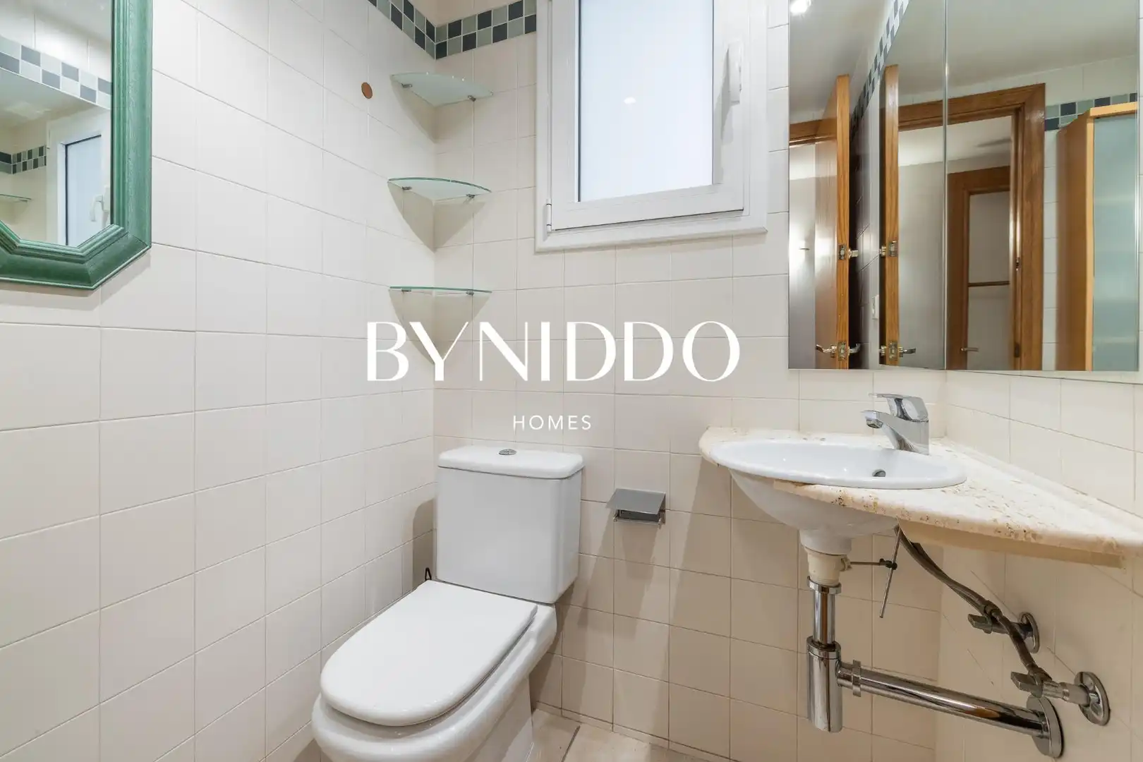 Bathroom of Flat for sale in Sant Cugat del Vallès  with Air Conditioner, Heating and Parquet flooring
