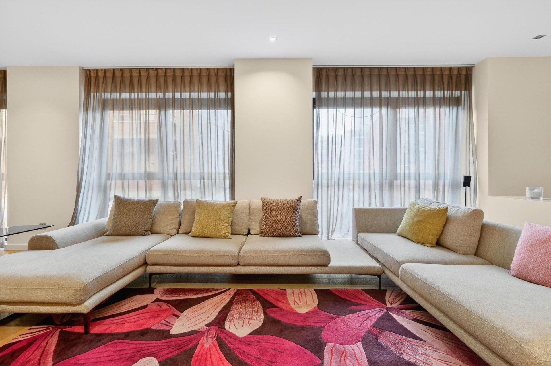 Living room of Flat for sale in Girona Capital  with Air Conditioner, Heating and Terrace