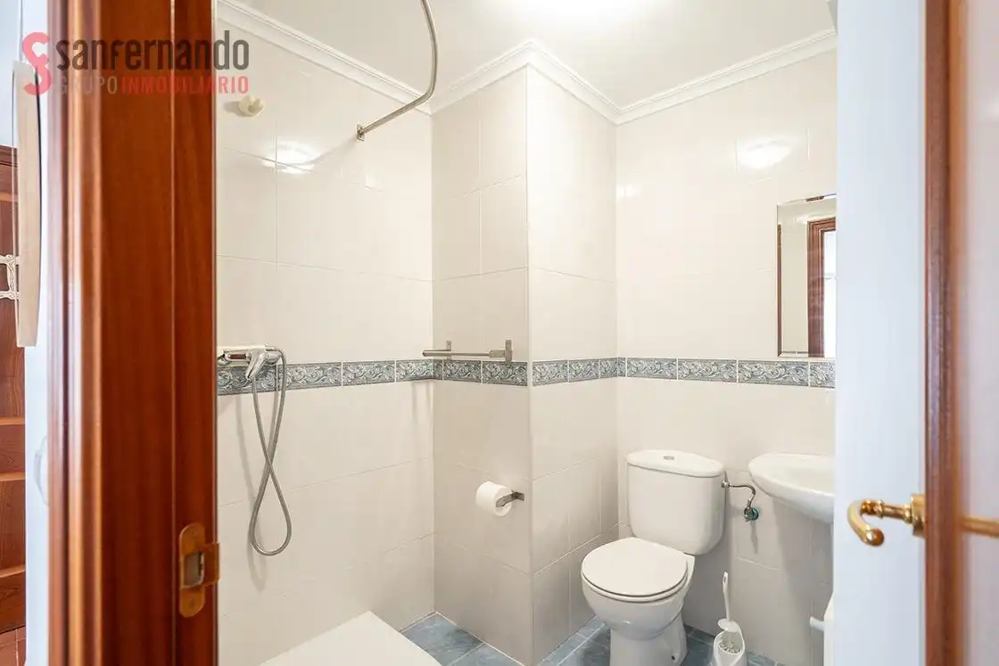 Baño de Piso en venta en Miengo con Terraza