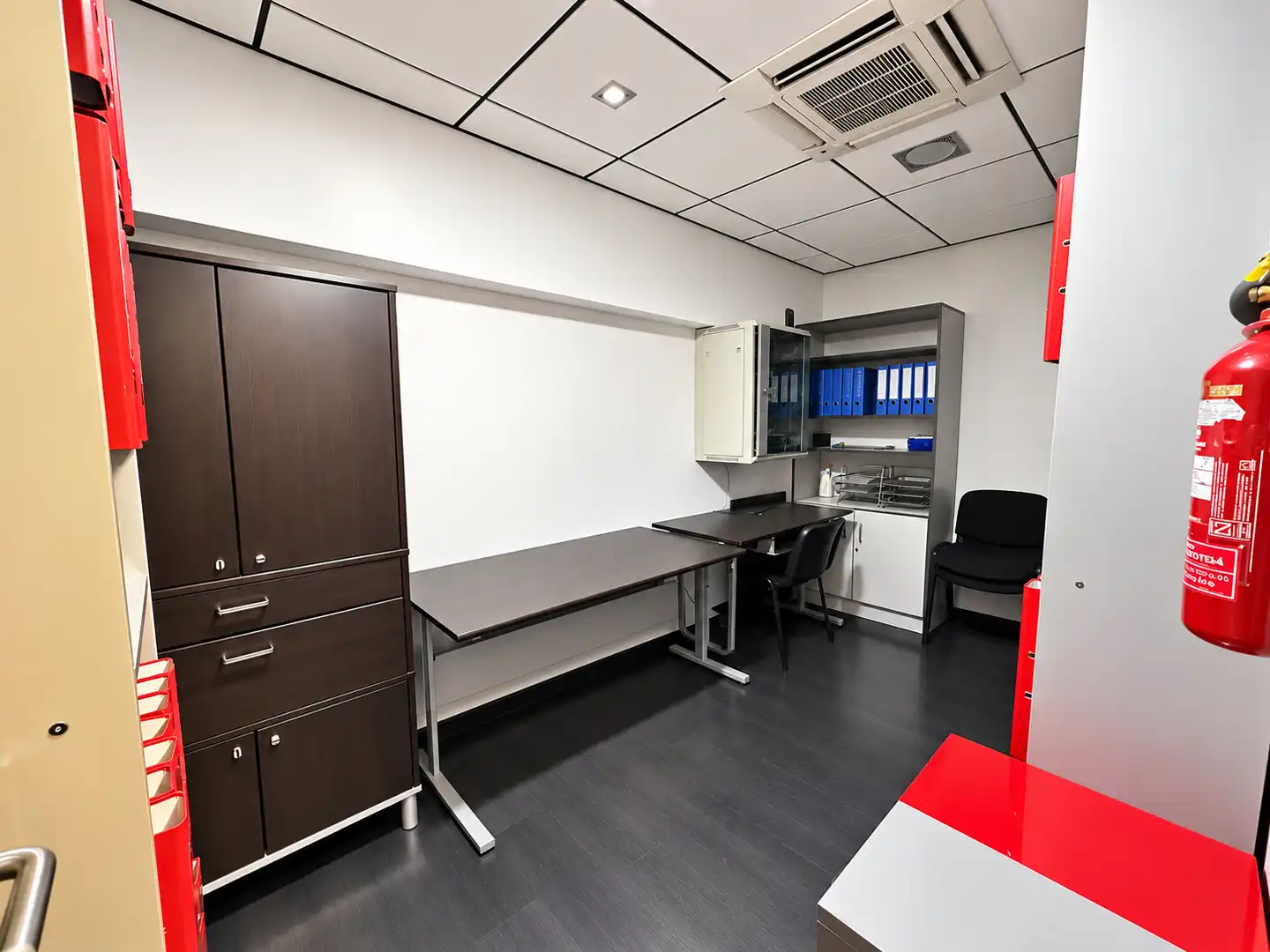 Business premises for sale in Calle Módena 36, imagen 30