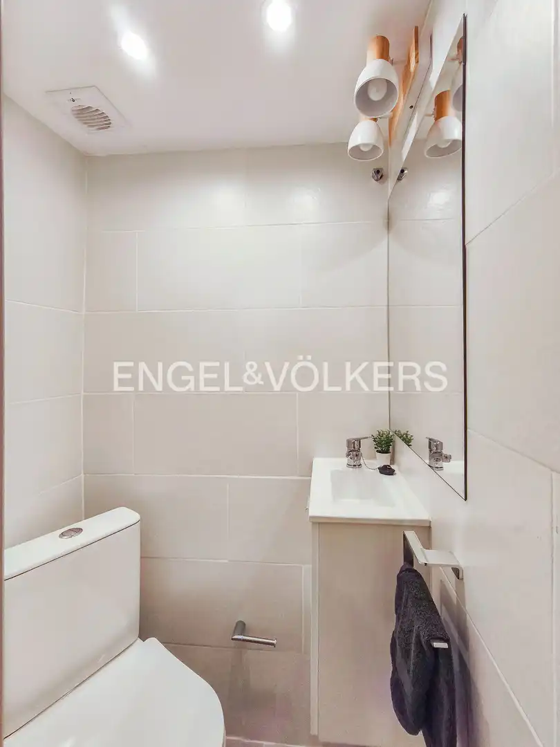 Baño de Piso en venta en Barcelona con Aire acondicionado, Calefacción y Amueblado