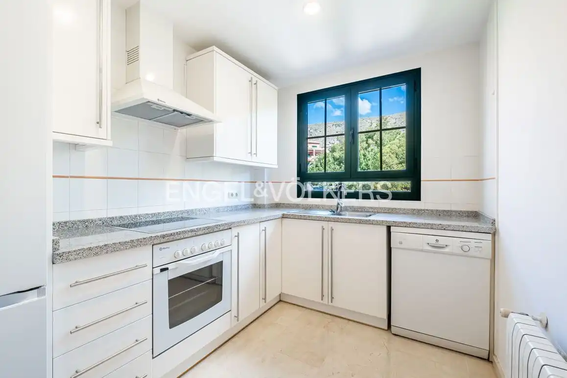 Apartment with pool for sale in Golf Bahía, imagen 8