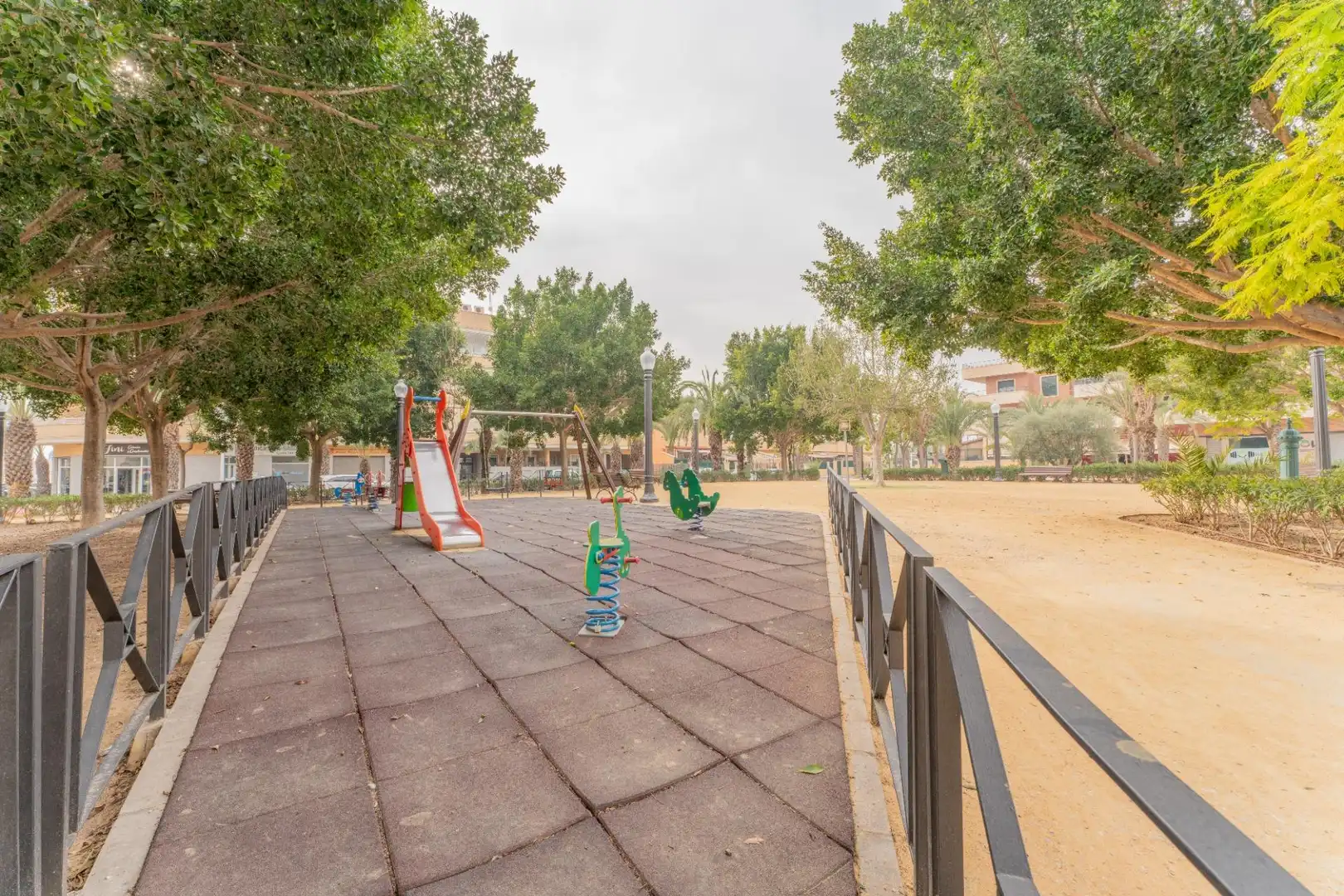 Local comercial en venta en Las Bayas, imagen 4