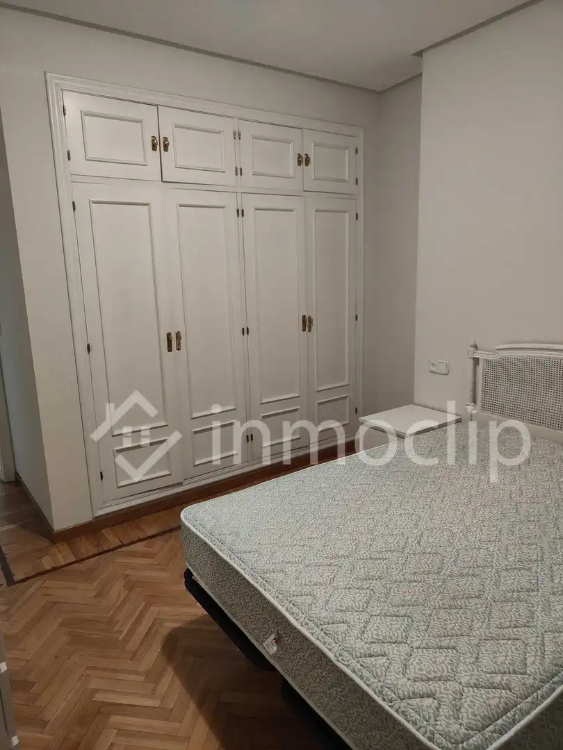 Bedroom of Flat for rent in Salamanca  with Heating and Furnished