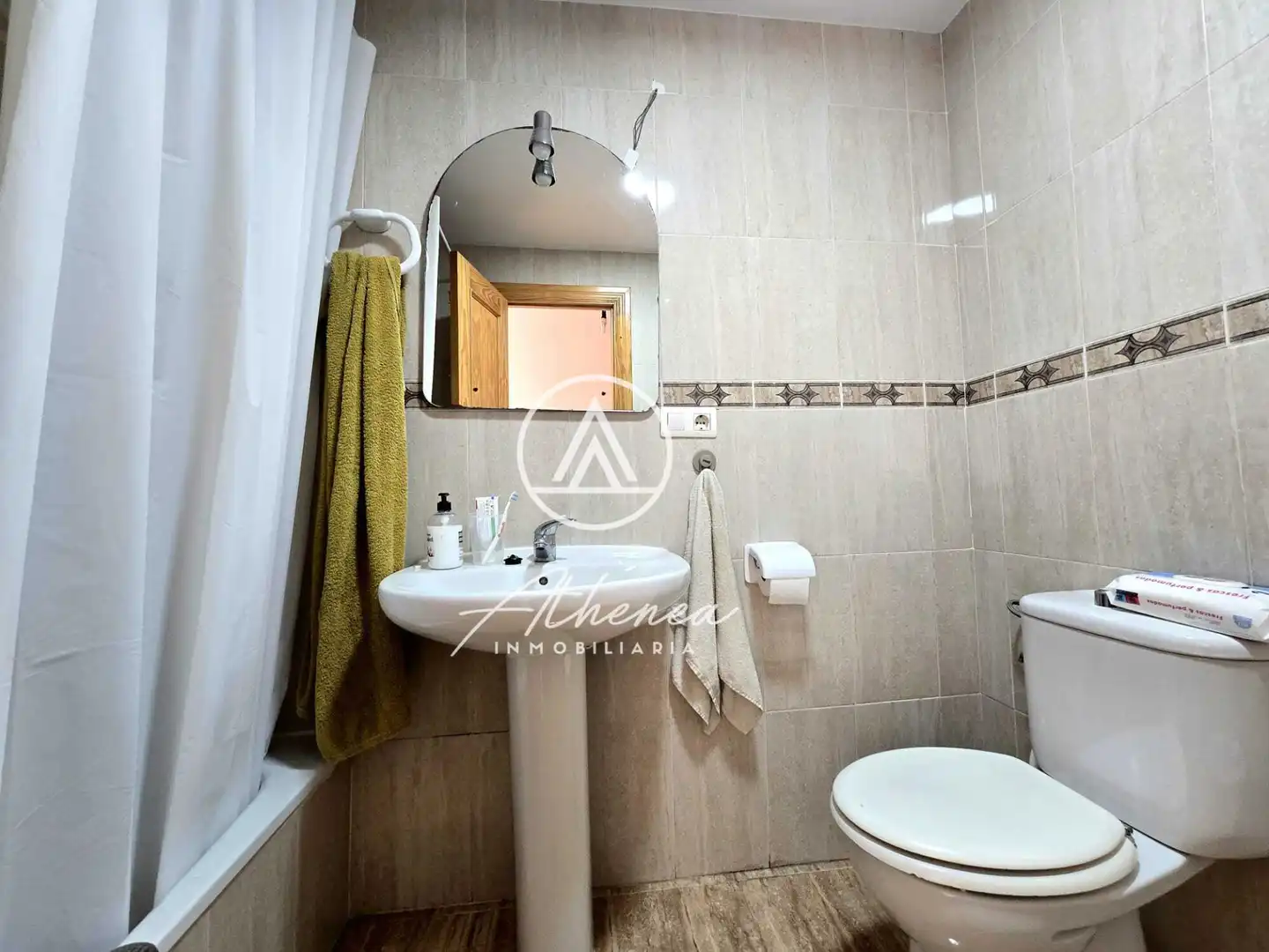 Baño de Piso en venta en Roquetas de Mar con Aire acondicionado, Calefacción y Terraza