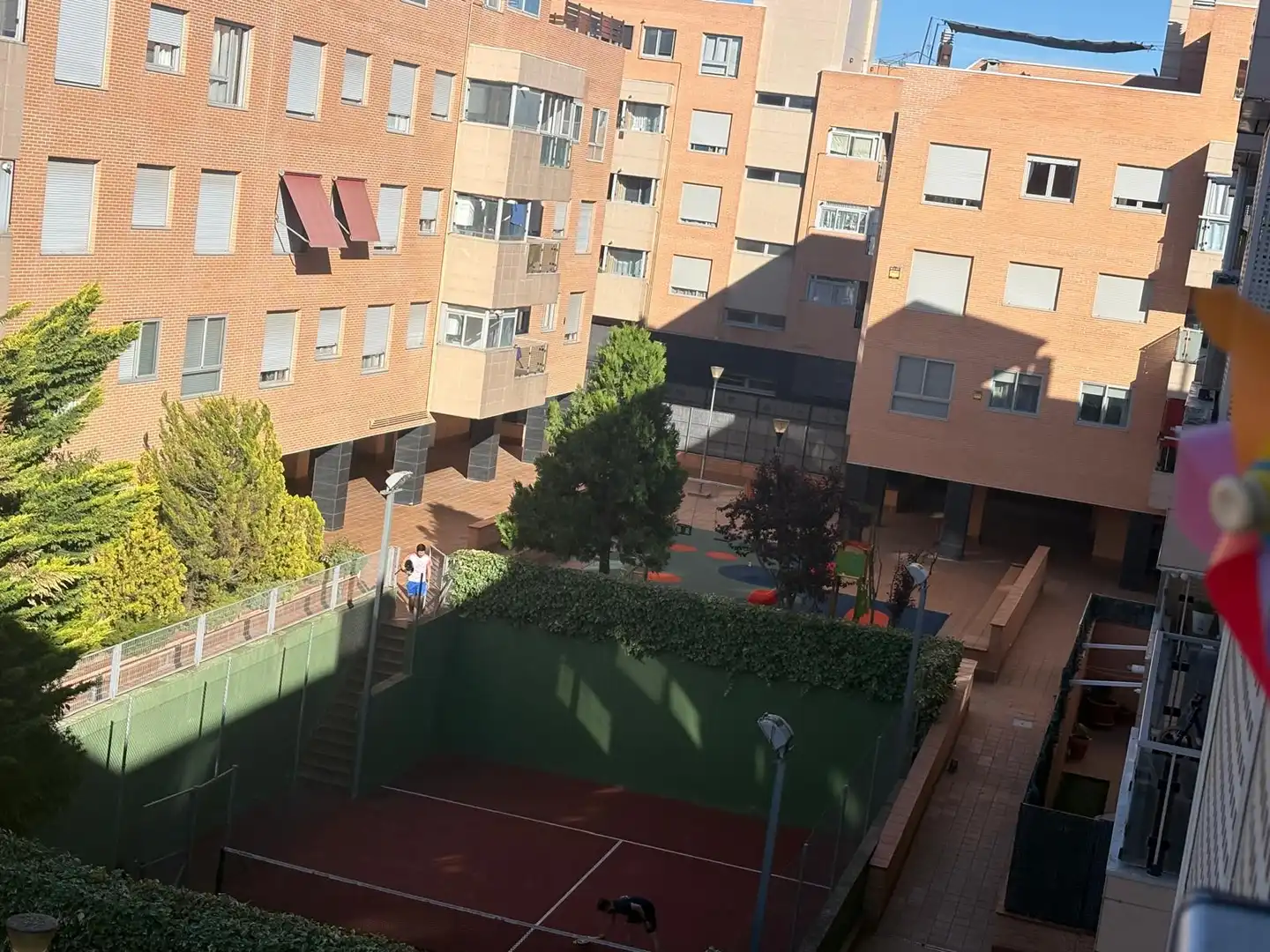 Außenansicht von Dachboden zum Verkauf in Yebes mit Klimaanlage, Heizung und Terrasse