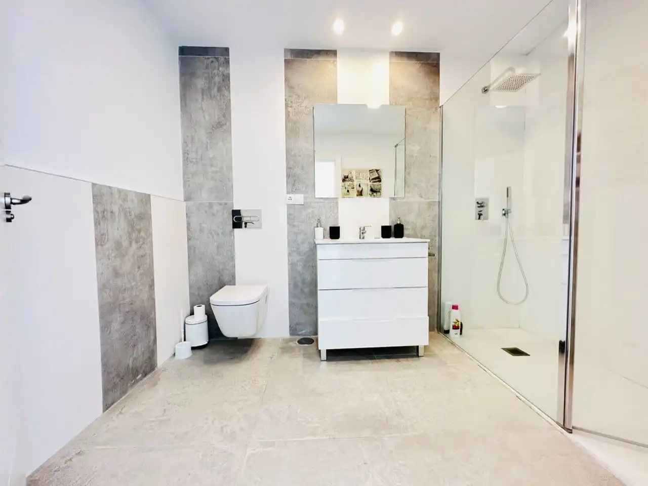 Bany de Casa o xalet en venda en Nerja amb Aire condicionat, Jardí privat i Traster