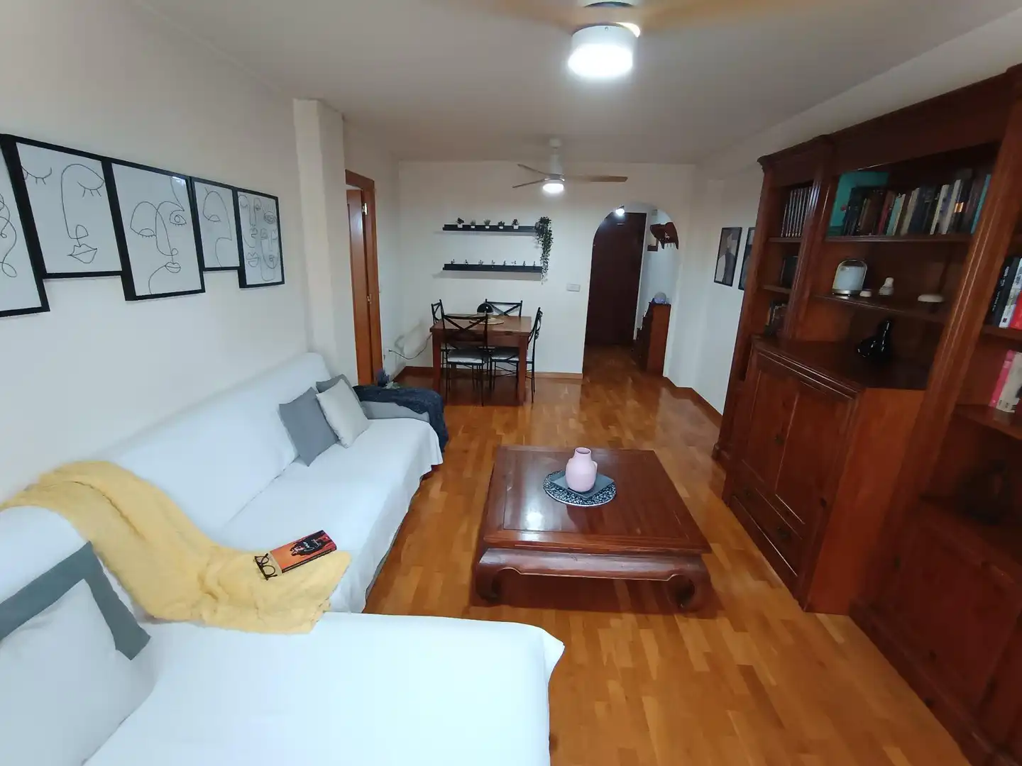 Sala de estar de Piso en venta en Murcia con Aire acondicionado, Parquet y Amueblado