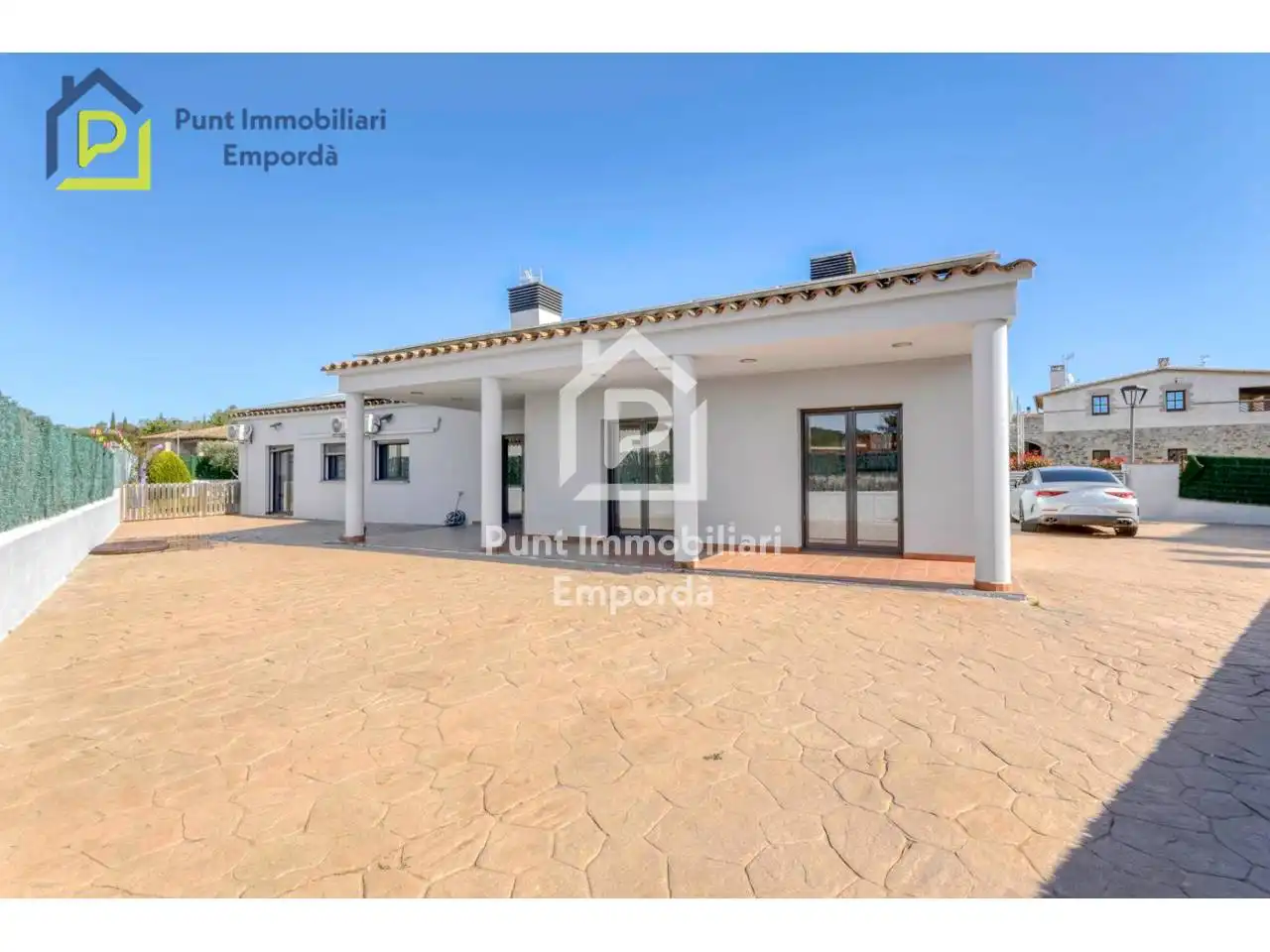 Vista exterior de Casa o xalet en venda en Cistella amb Aire condicionat, Calefacció i Jardí privat