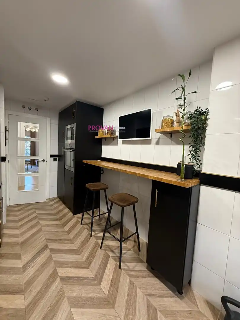 Cocina de Piso en venta en Alcalá de Henares con Aire acondicionado, Calefacción y Trastero