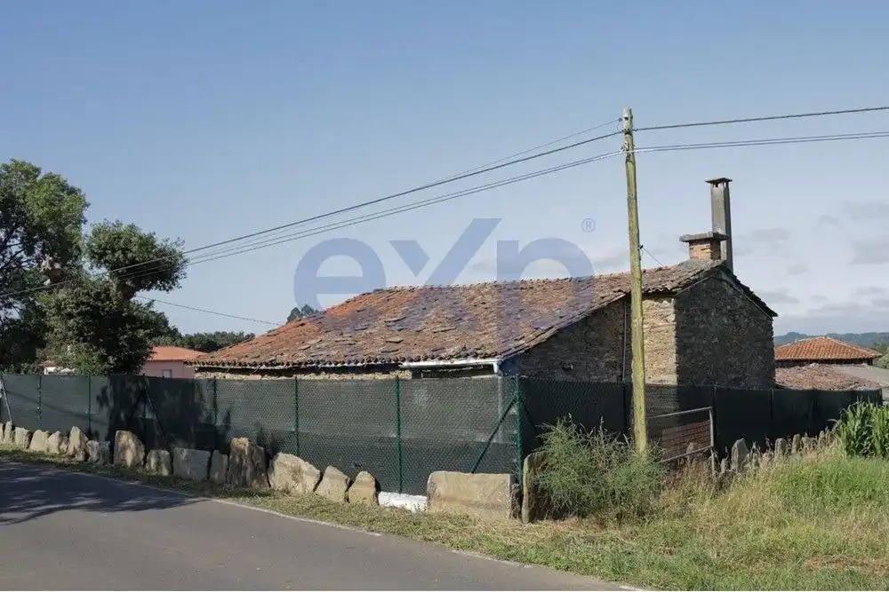 Country house zum Verkauf in Touro mit Privatgarten und Terrasse