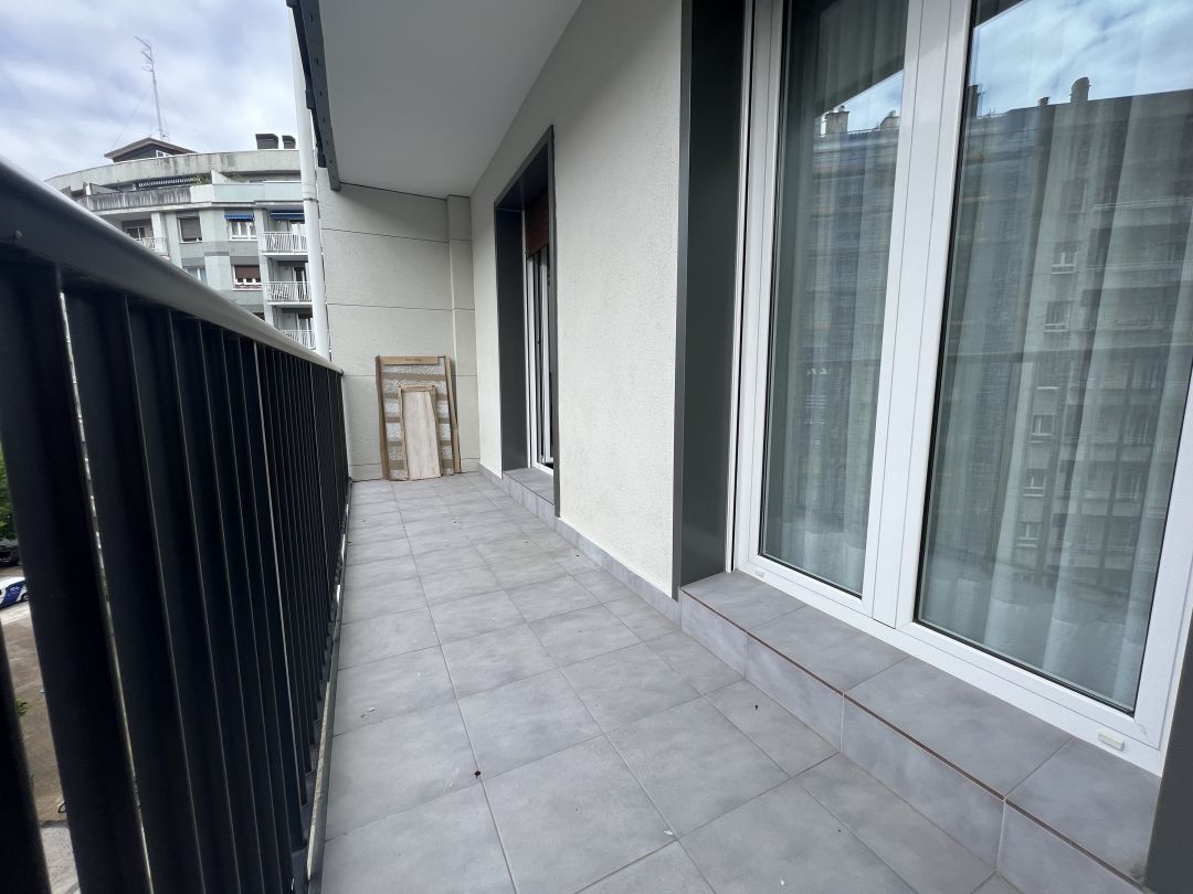 Pis de lloguer a Avenida de Isabel II, Amara