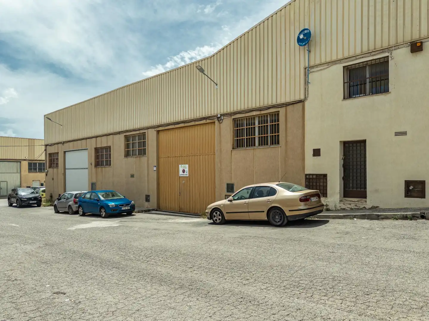 Industrial building for sale in Calle JUAN PERIS MASIP 3, imagen 2