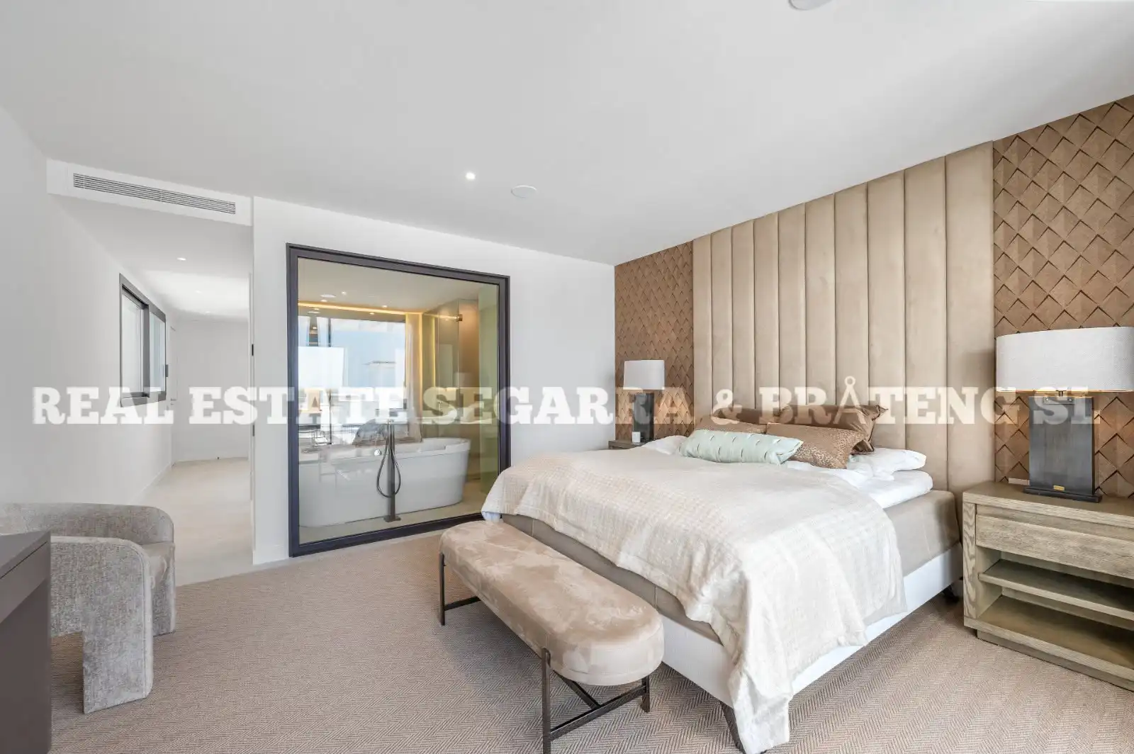 Bedroom of Attic for sale in Marbella  with Air Conditioner, Heating and Terrace