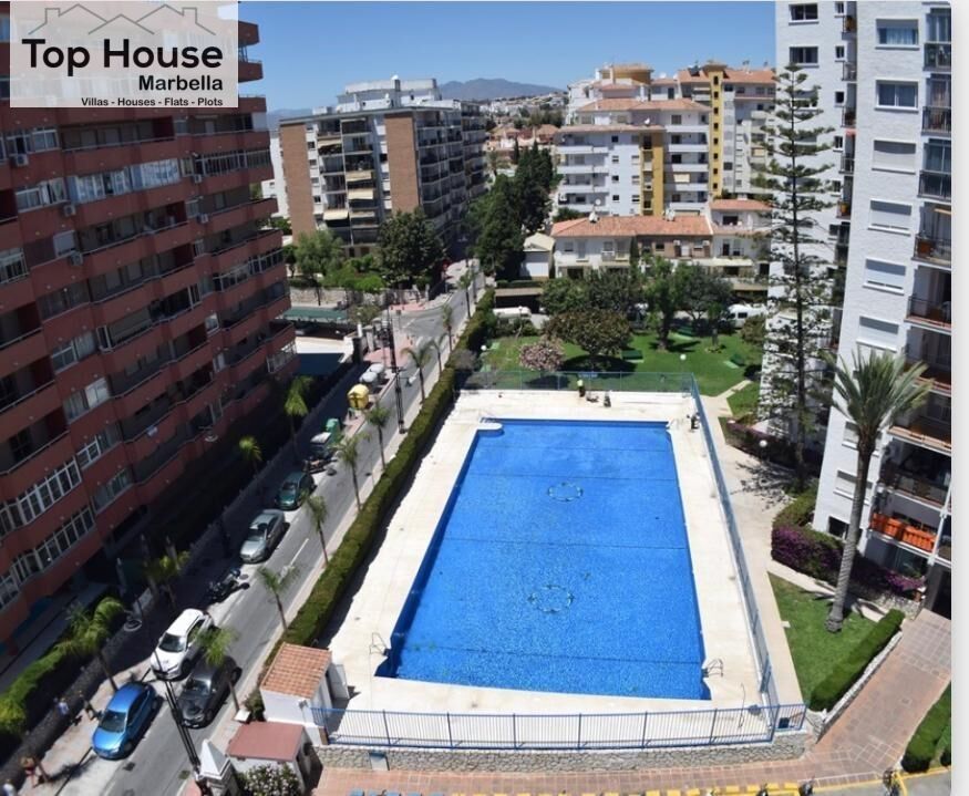 Piscina de Apartament de lloguer en Fuengirola amb Aire condicionat, Terrassa i Piscina comunitària