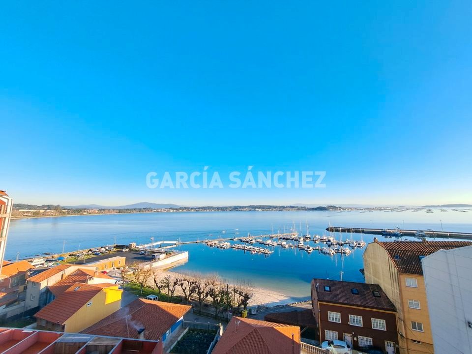 Exterior view of Building for sale in Boiro