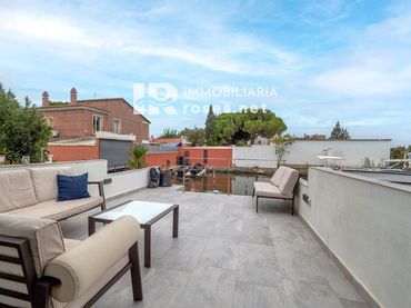 Maison mitoyenne à vendre à Carrer Port del sol numéro
