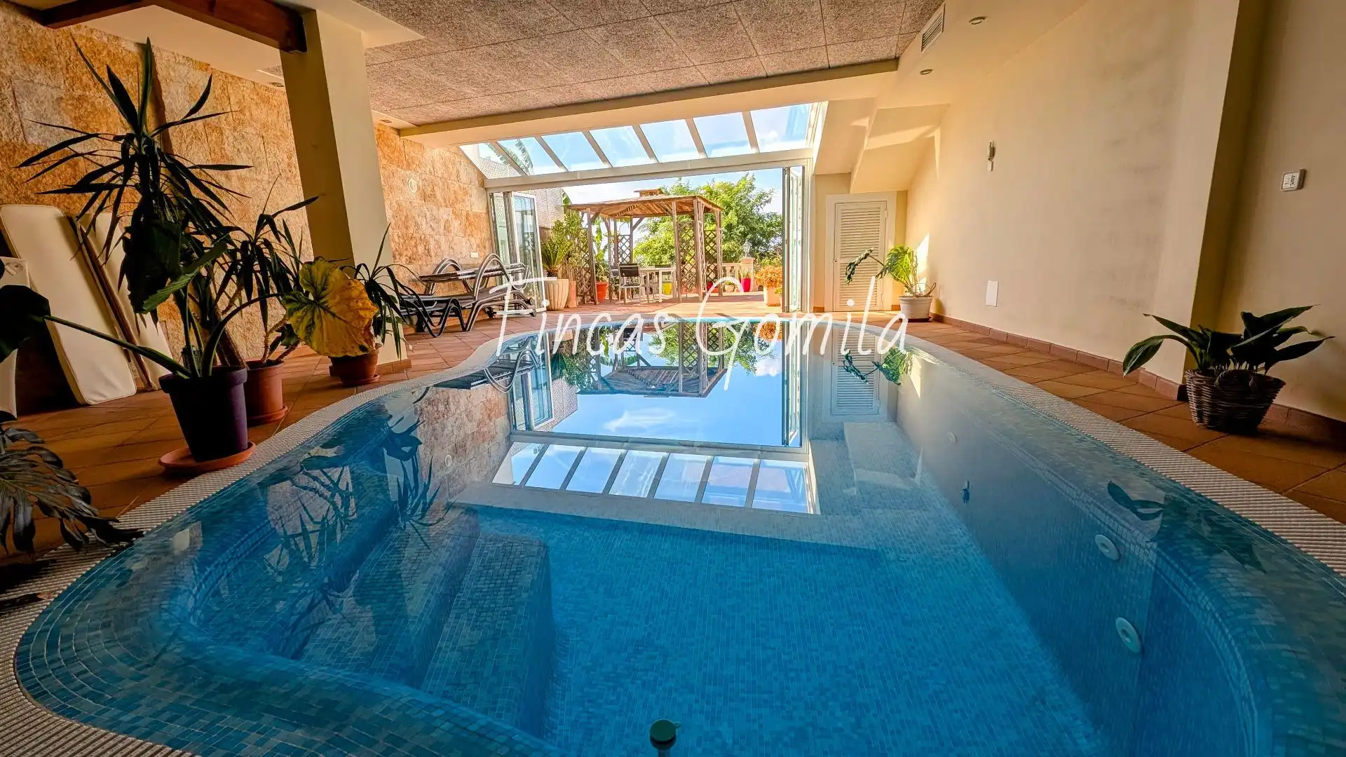 Swimming pool of Country homes for sale in Alaior  with Air Conditioner, Heating and Swimming Pool