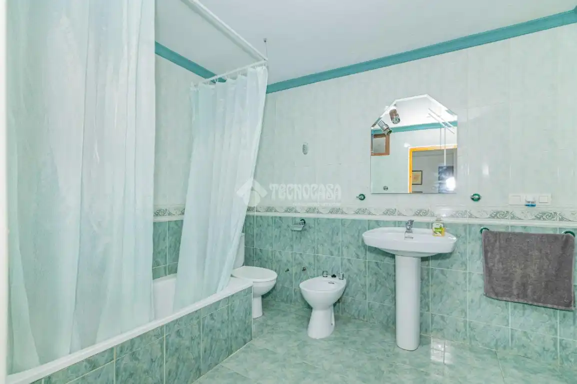 Bathroom of Detached homes for sale in Loja, Granada
