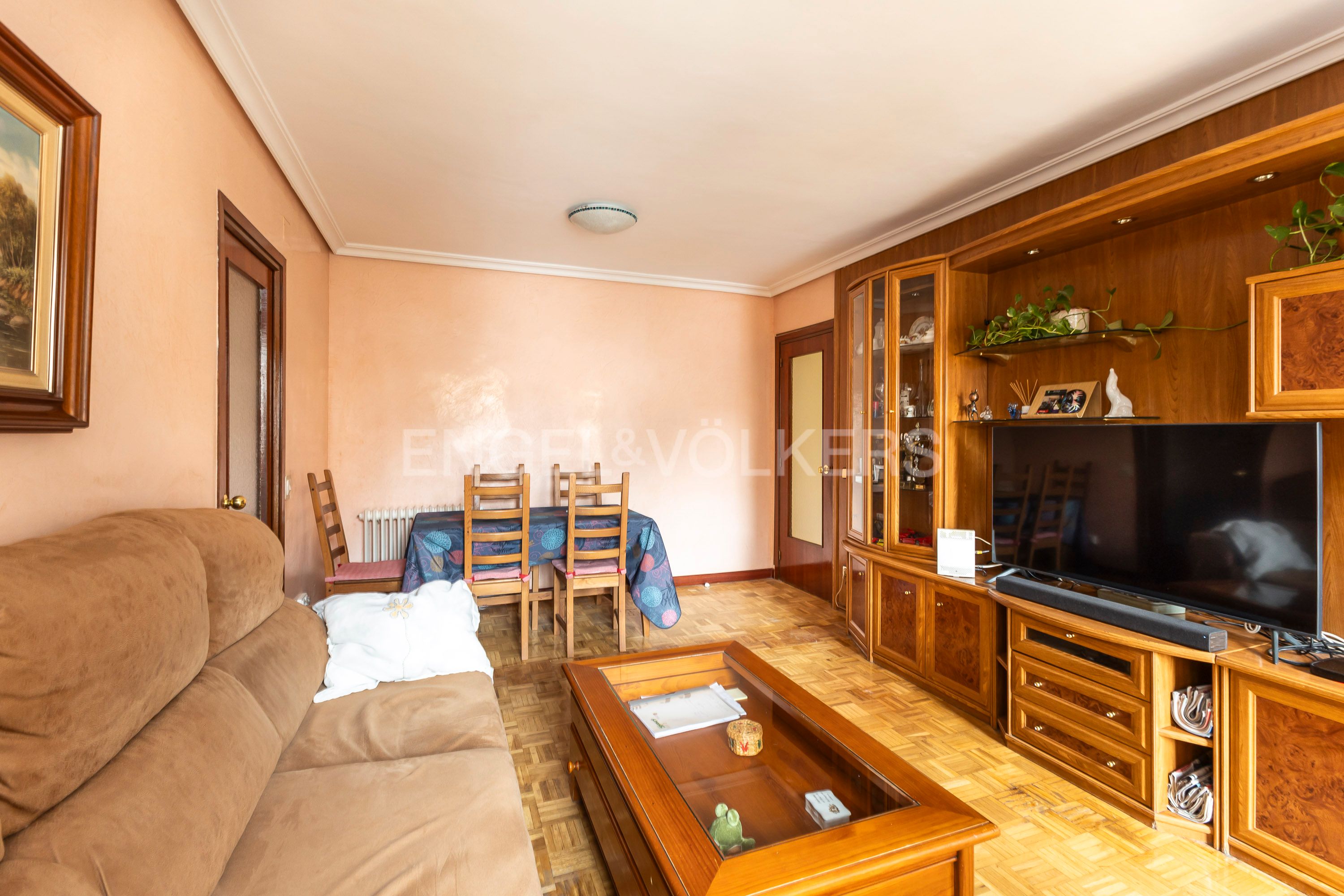 Sala d'estar de Apartament en venda en San Sebastián de los Reyes amb Aire condicionat, Calefacció i Parquet