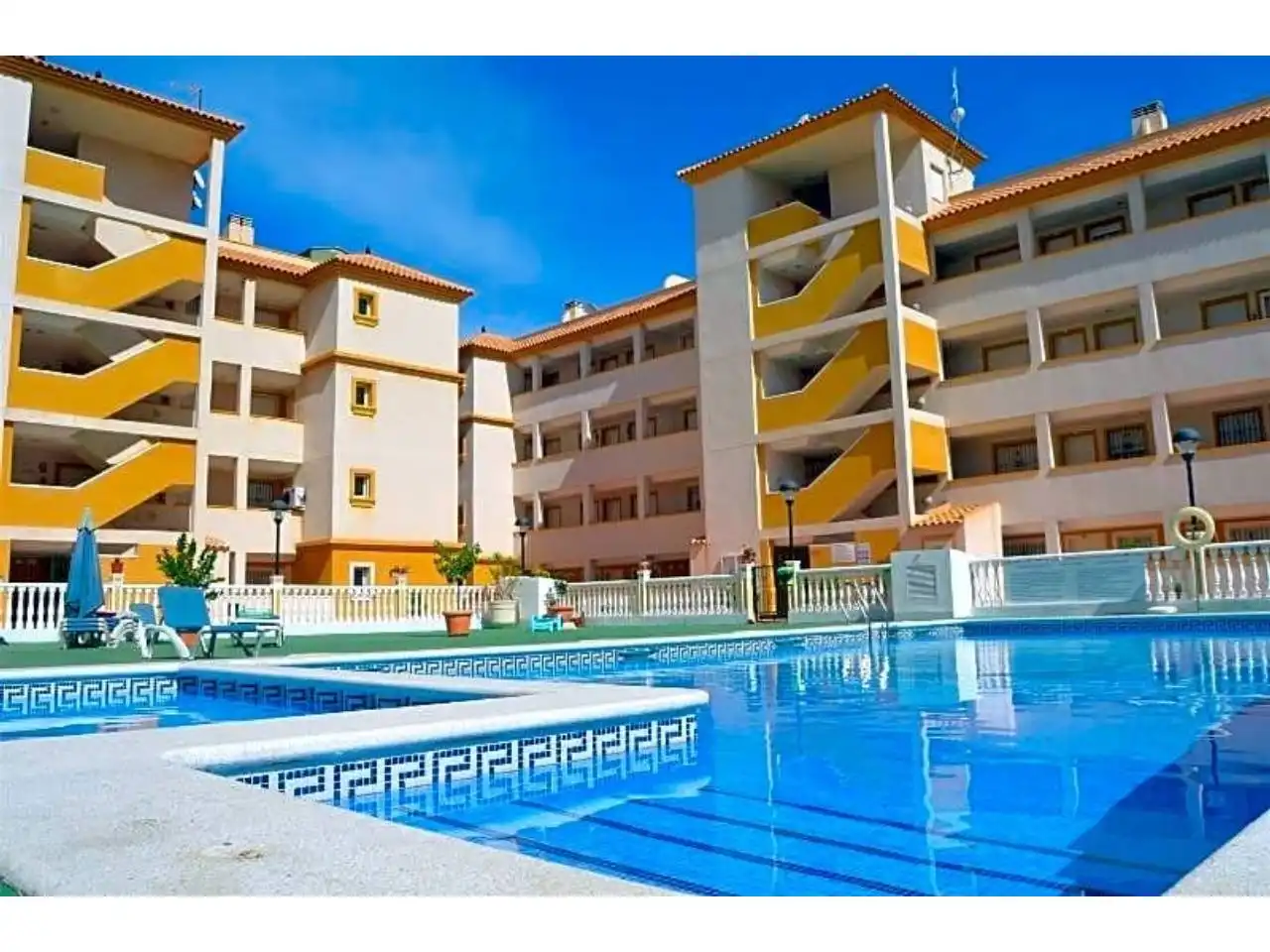 Piscina de Pis en venda en Cartagena amb Aire condicionat, Terrassa i Moblat