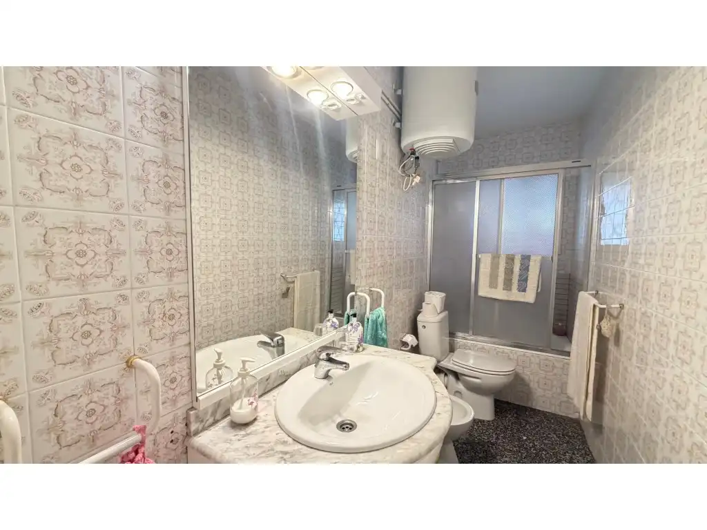 Bathroom of Apartments for rent in Castelldefels
