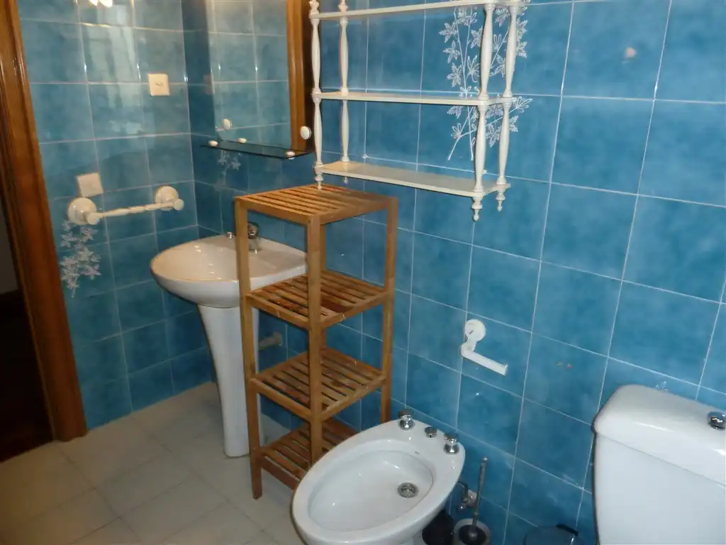 Baño de Piso de alquiler en  Pamplona / Iruña con Calefacción, Parquet y Terraza