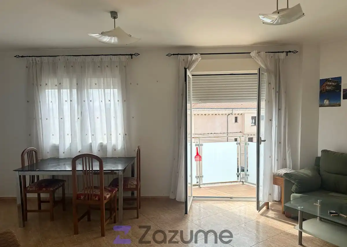 Sala de estar de Piso de alquiler en Arcas del Villar con Calefacción, Trastero y Amueblado