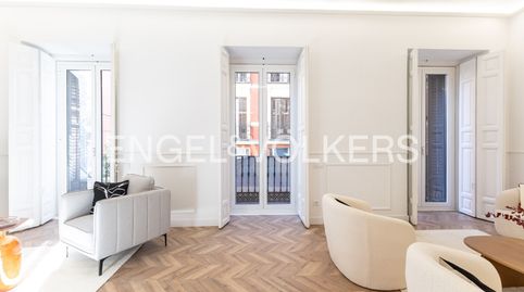 Foto 3 de Piso en venta en Calle de Los Caños del Peral, Palacio, Madrid Capital