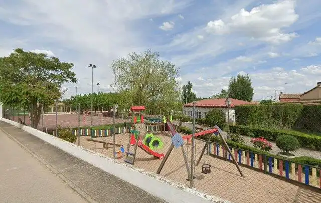 Aparcament de Casa adosada en venda en Tribaldos