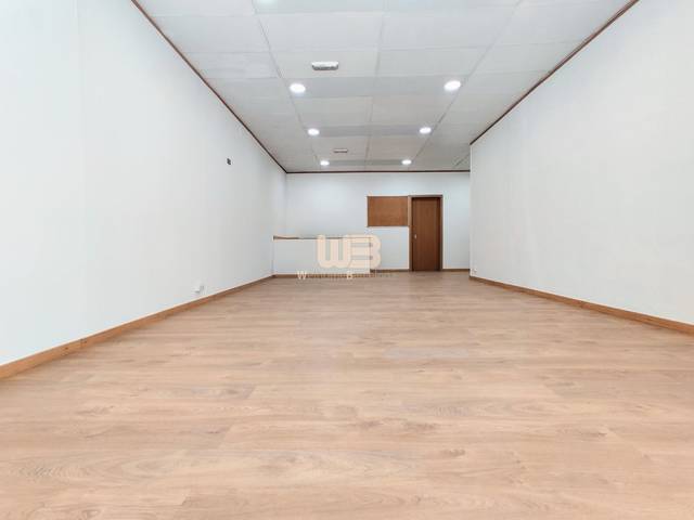 Local comercial en Venta en Carrer Pizarro en Can Clos - Pinetons