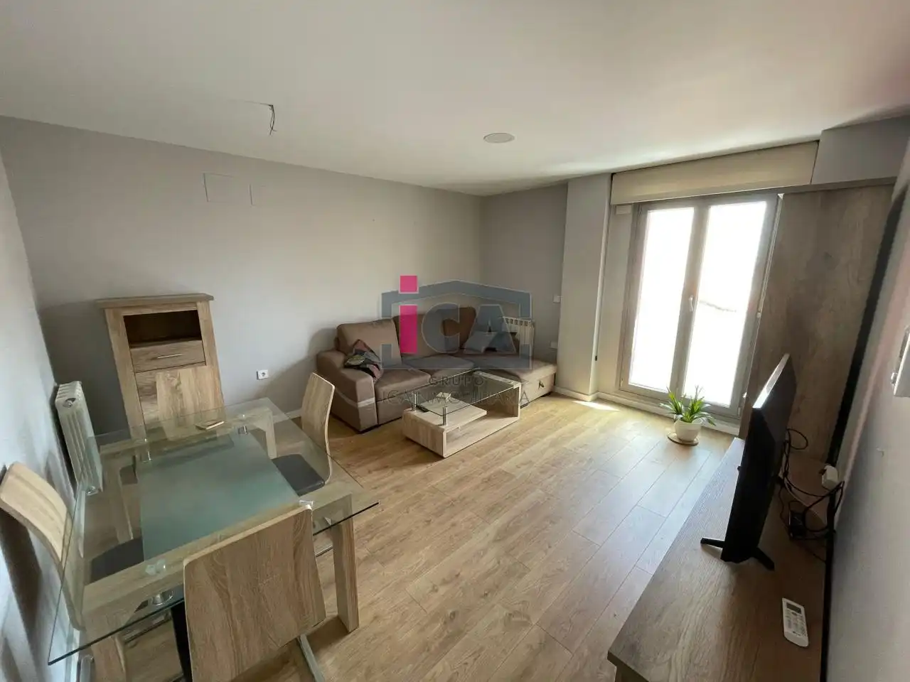 Sala d'estar de Apartament de lloguer en Cáceres amb Aire condicionat, Calefacció i Piscina