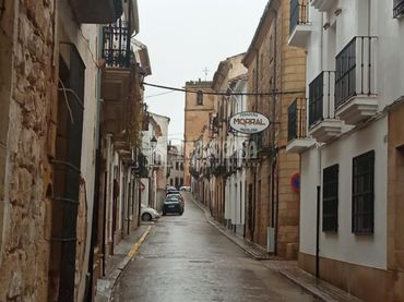 Casa con balcone in vendita a Baeza