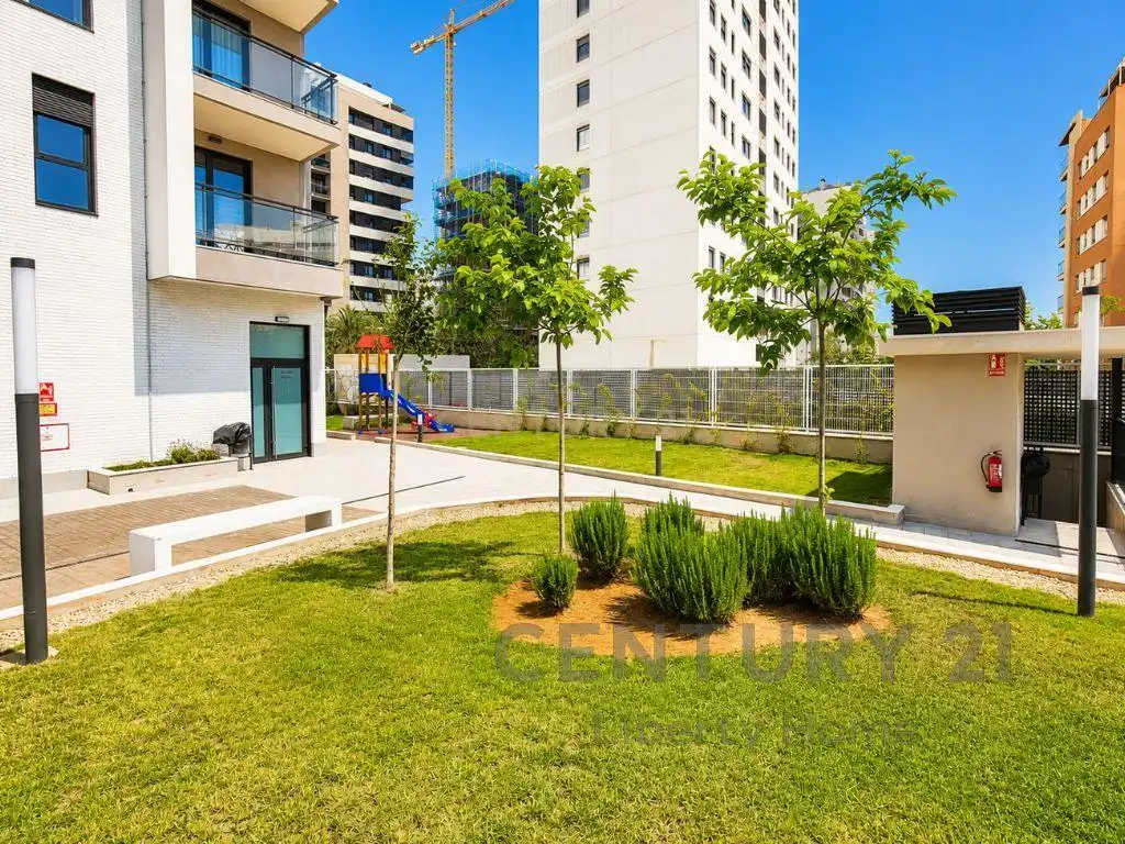 Terrassa de Apartament de lloguer en Valencia amb Aire condicionat, Jardí privat i Forn