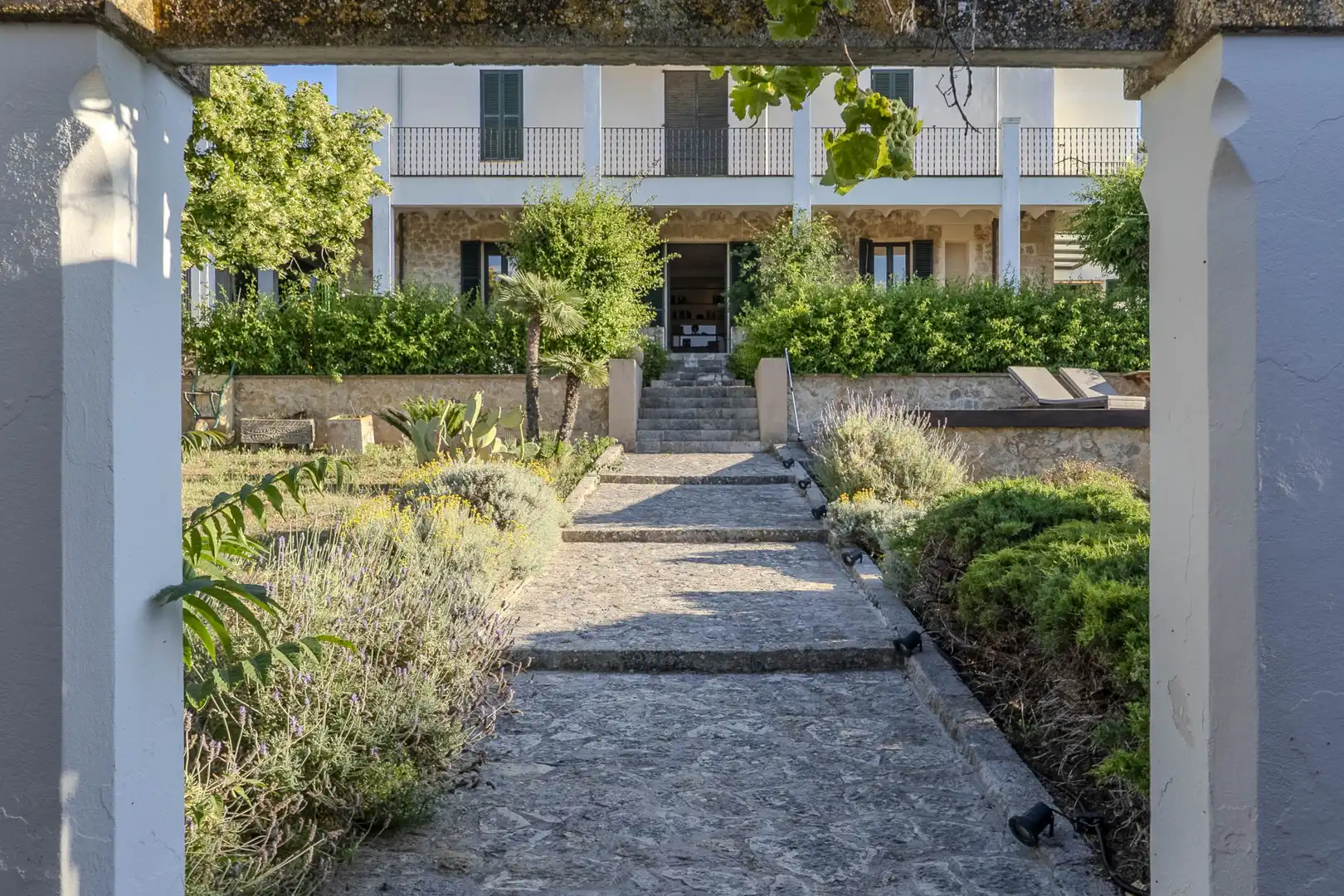 Außenansicht von Erdgeschoss zum Verkauf in  Palma de Mallorca mit Klimaanlage, Heizung und Privatgarten