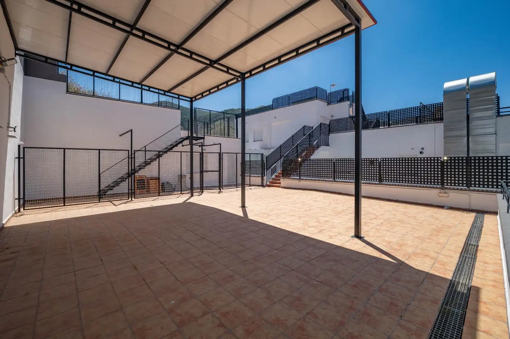 Terrassa de Pis en venda en Cenes de la Vega amb Calefacció, Balcó i Piscina comunitària