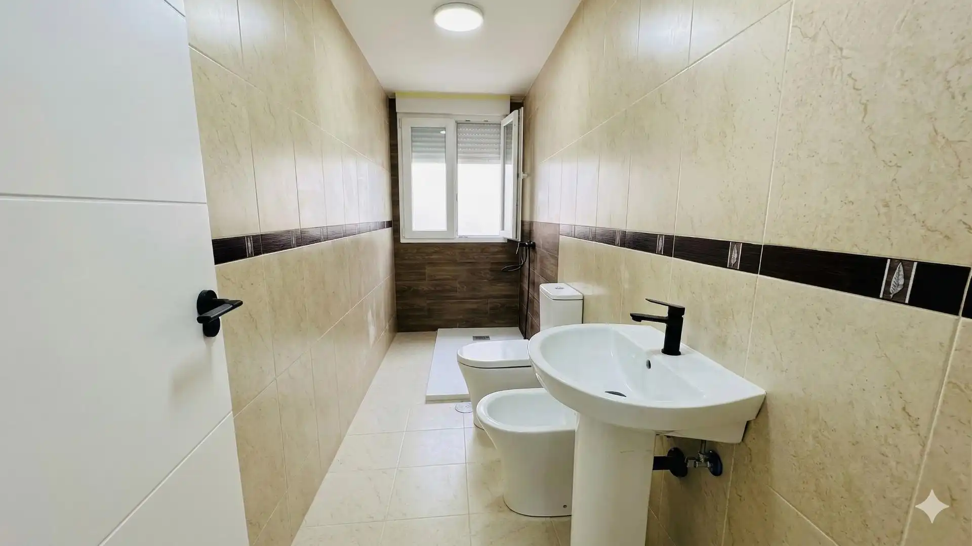 Bany de Pis en venda en Cenes de la Vega amb Aire condicionat, Calefacció i Terrassa