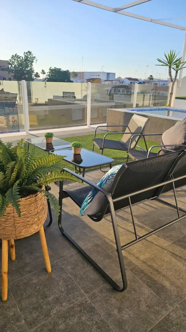 Terraza de Casa o chalet en venta en Dos Hermanas con Aire acondicionado, Calefacción y Jardín privado