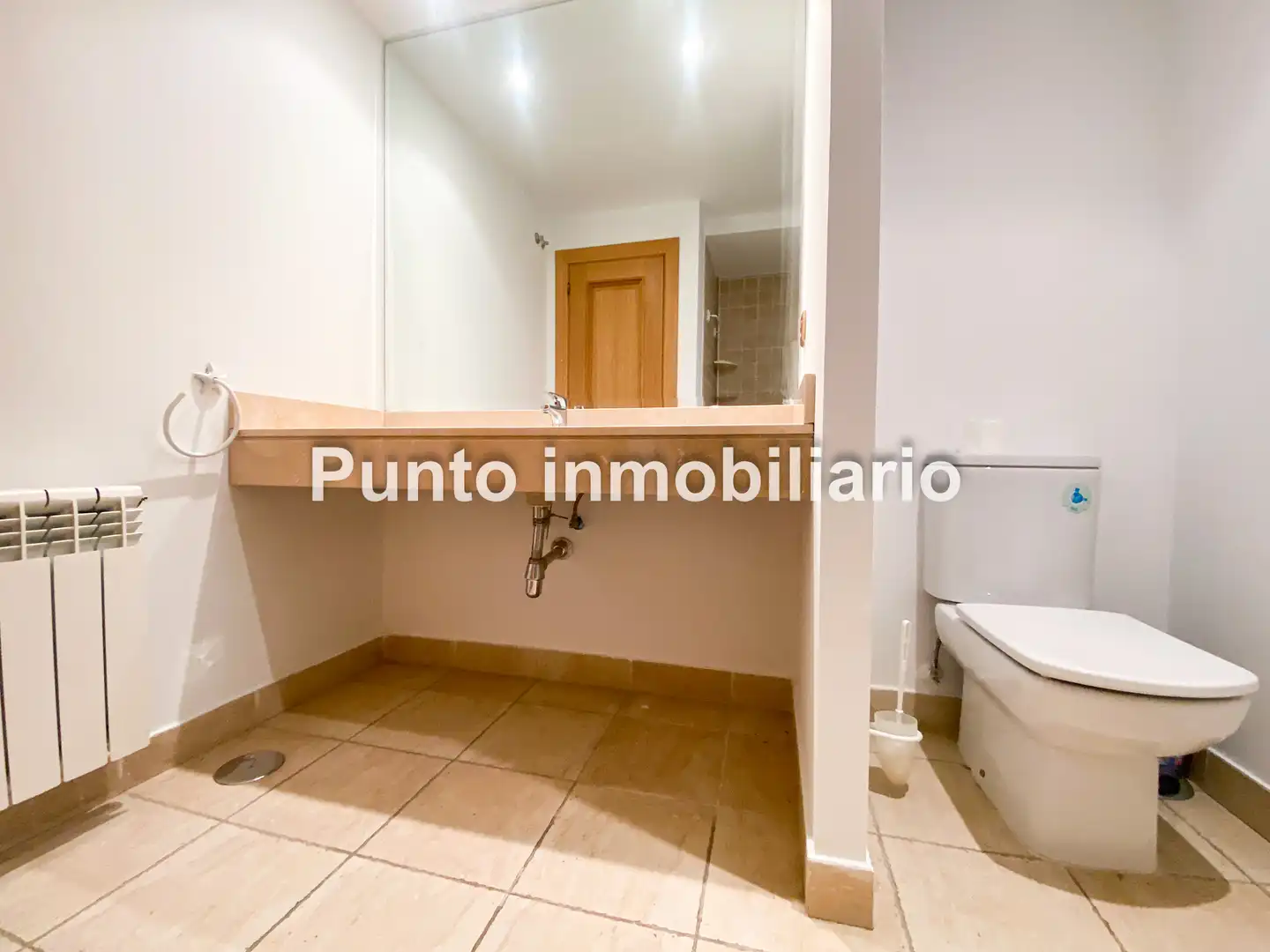 Baño de Casa adosada de alquiler en Valladolid con Aire acondicionado, Calefacción y Jardín privado